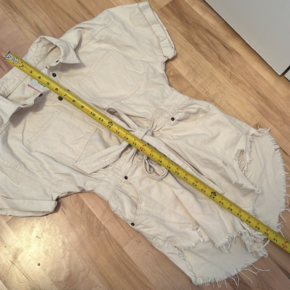 BDG Urban Outfitters Beige Button-Up Romper Medium - Picture 7 of 9